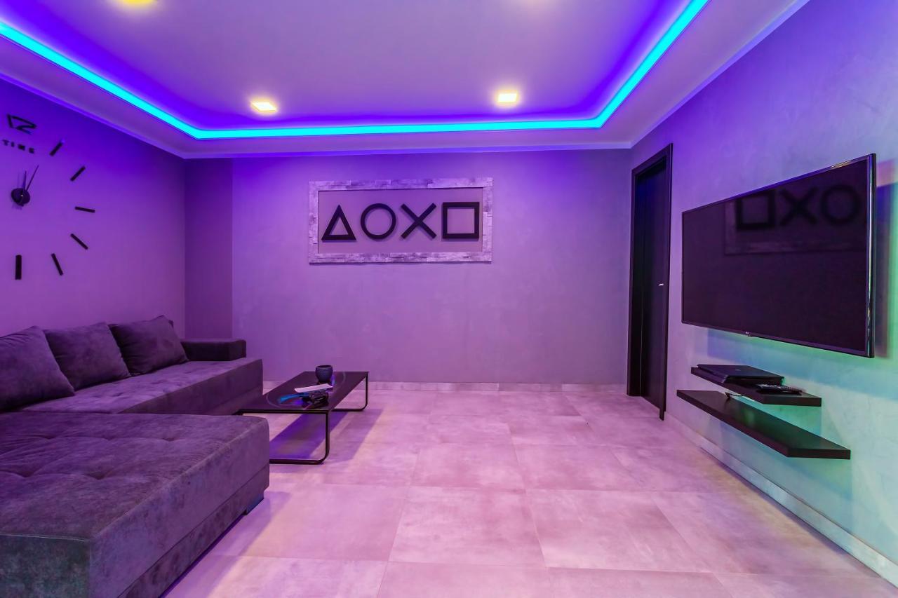 אומיס Villa Belvedere With Heated Pool, Billiards, Media Room, Sea Views,10 Pax מראה חיצוני תמונה